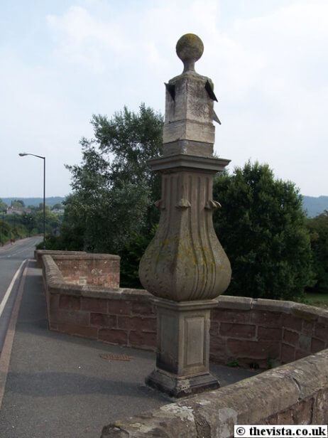 Sundial on Wilton Bridge, Ross-on-Wye, Herefordshire
